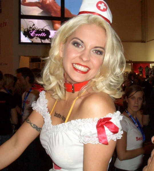 Datei:Biggi Bardot2008--Mutter Erde fec.jpg