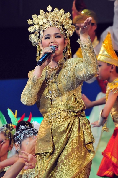 Datei:Siti Nurhaliza - KLIFF 08.jpg