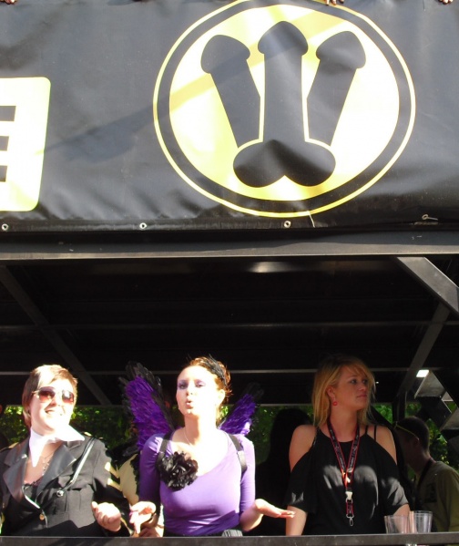Datei:CSD 2010-Mutter Erde fec.jpg